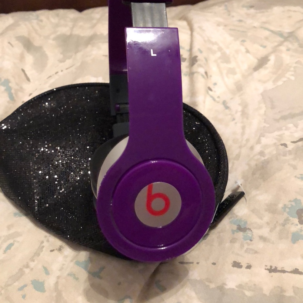 Beats - Picture 2 of 2